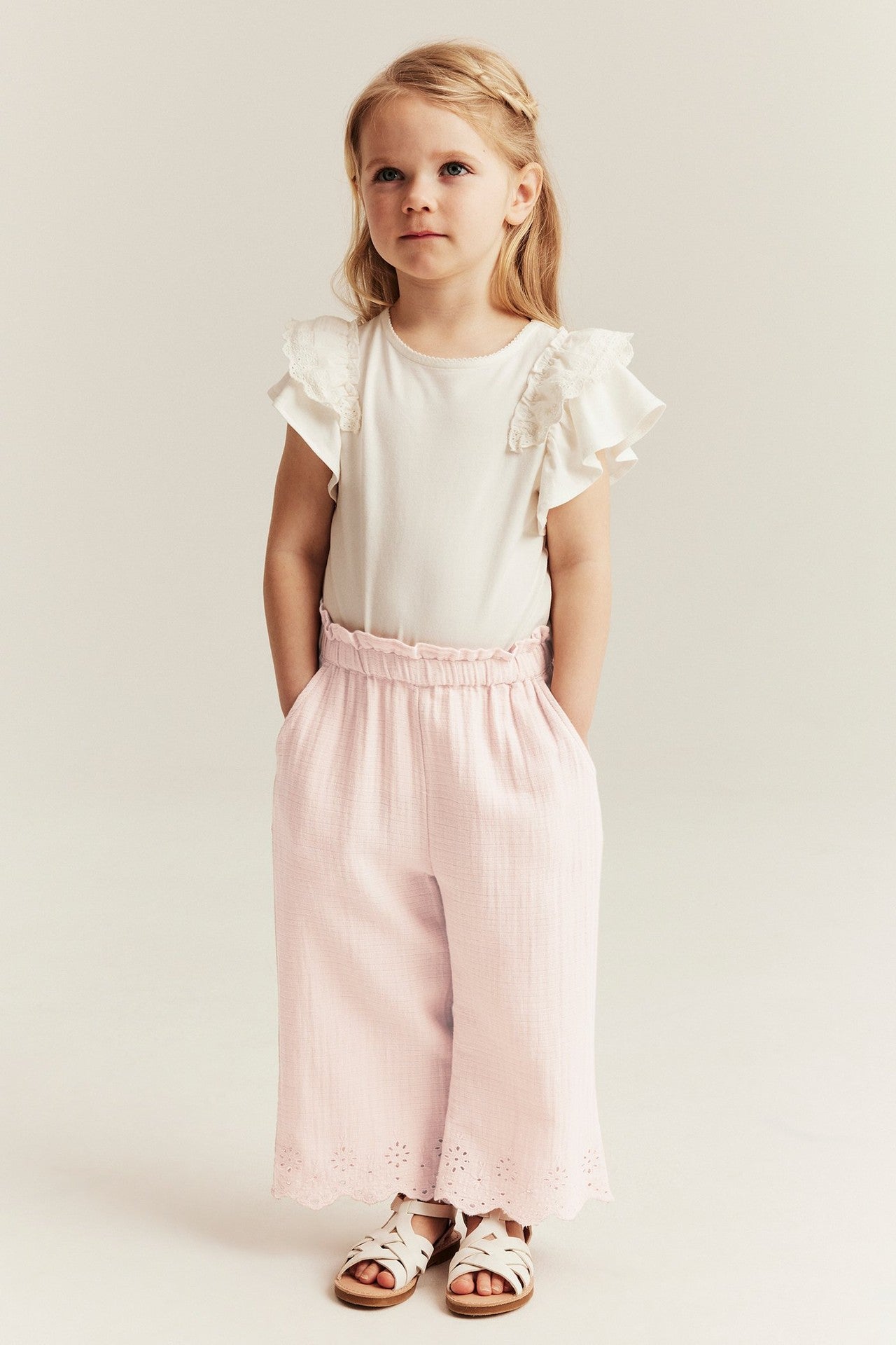 Kids pink trousers with embroidery