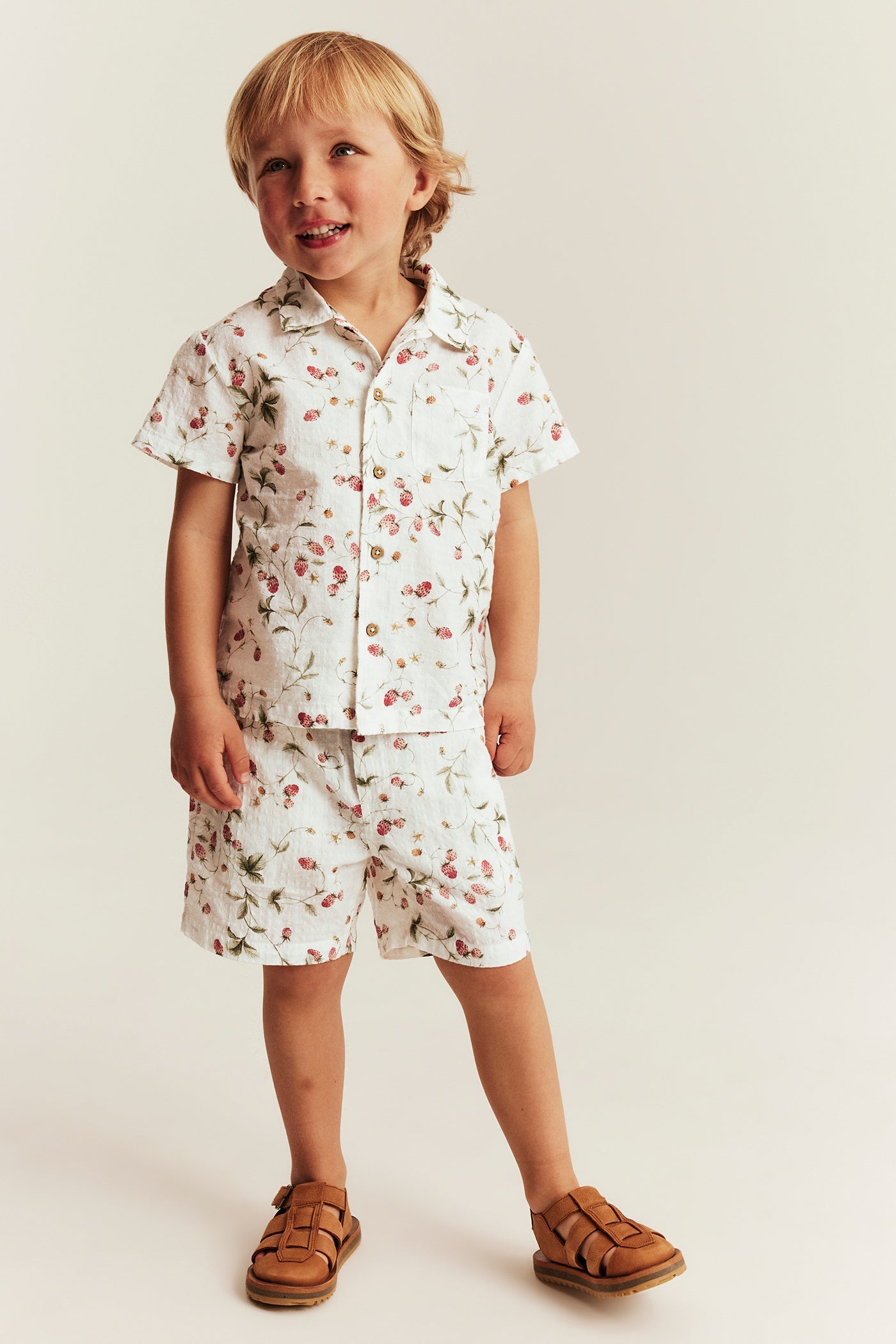 Kids wild strawberry woven shorts