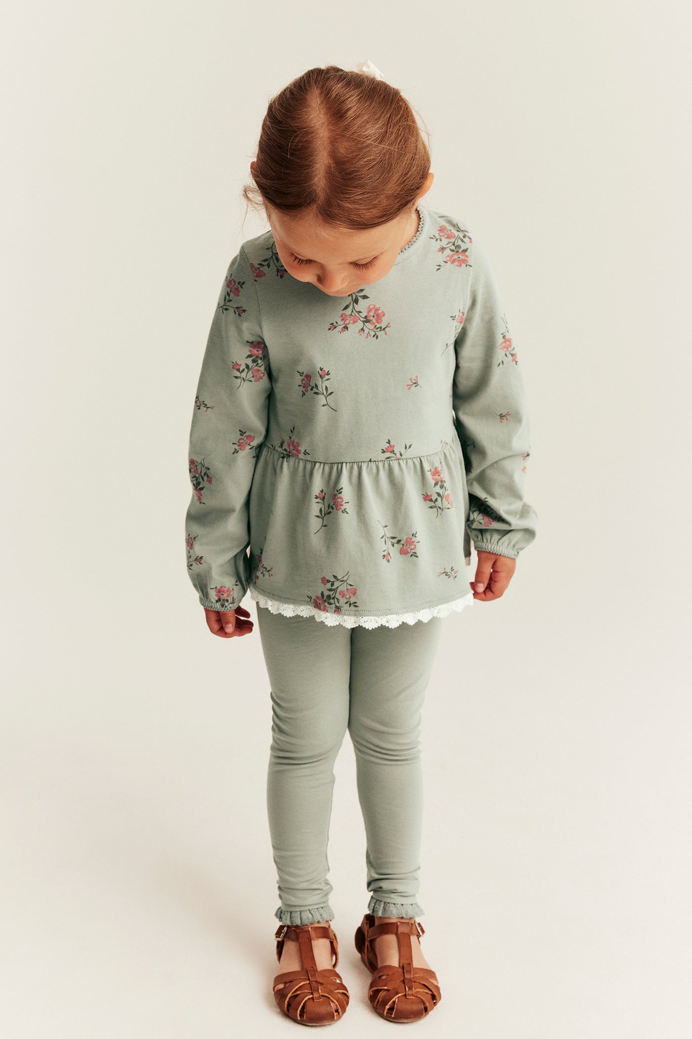 Kids green leggings with lace
