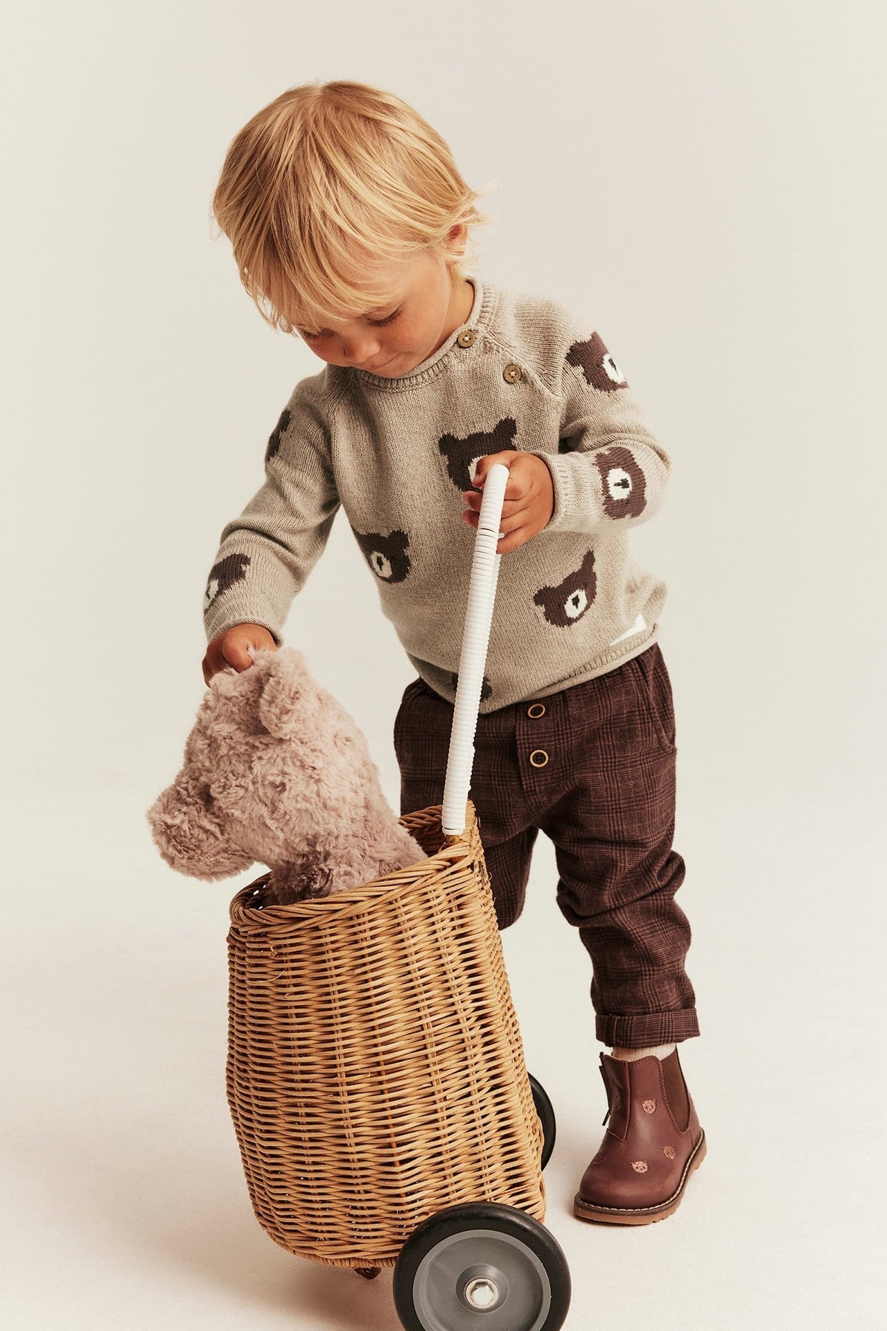 Baby sweater with bears