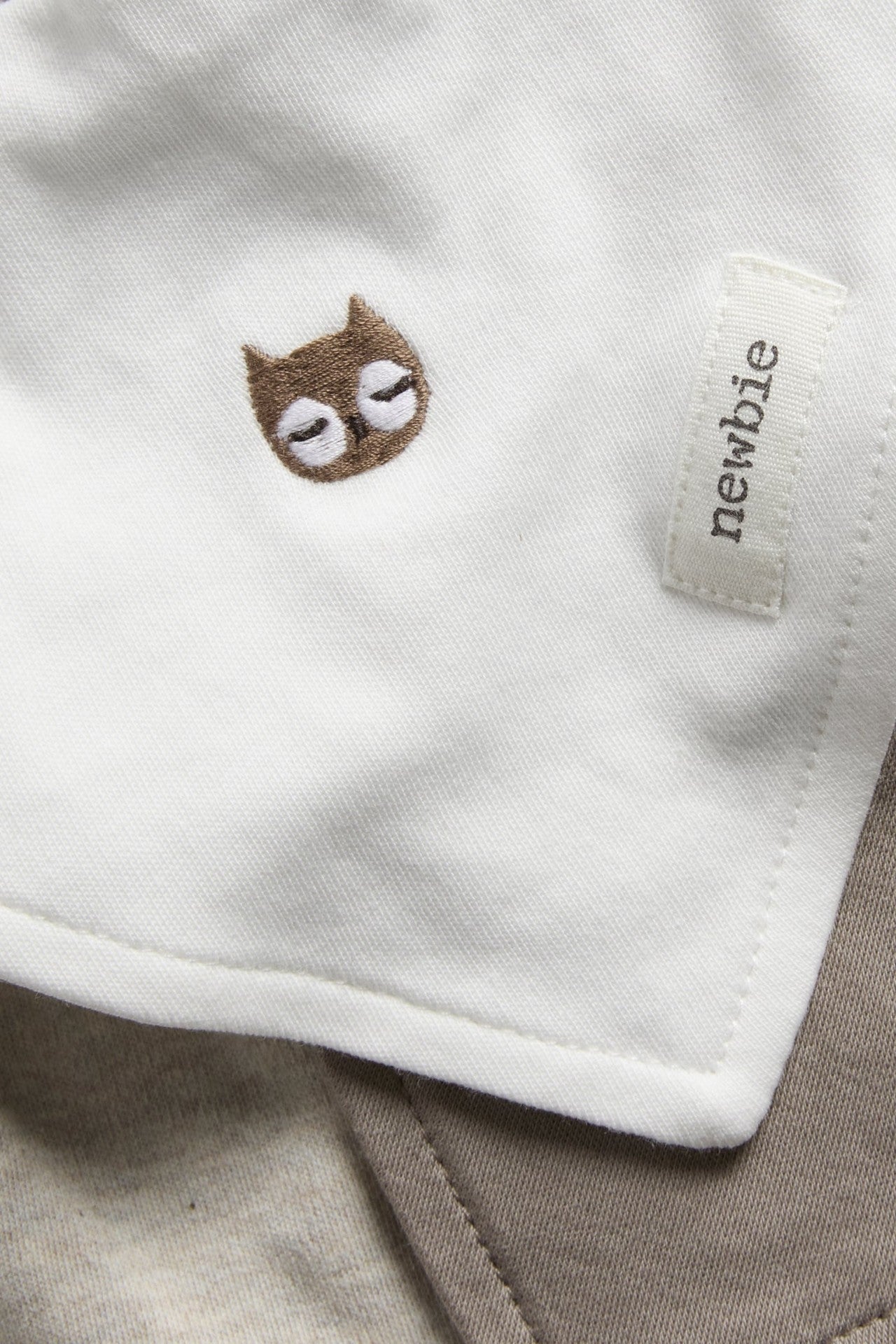Baby bibs with embroidery (3-pack)