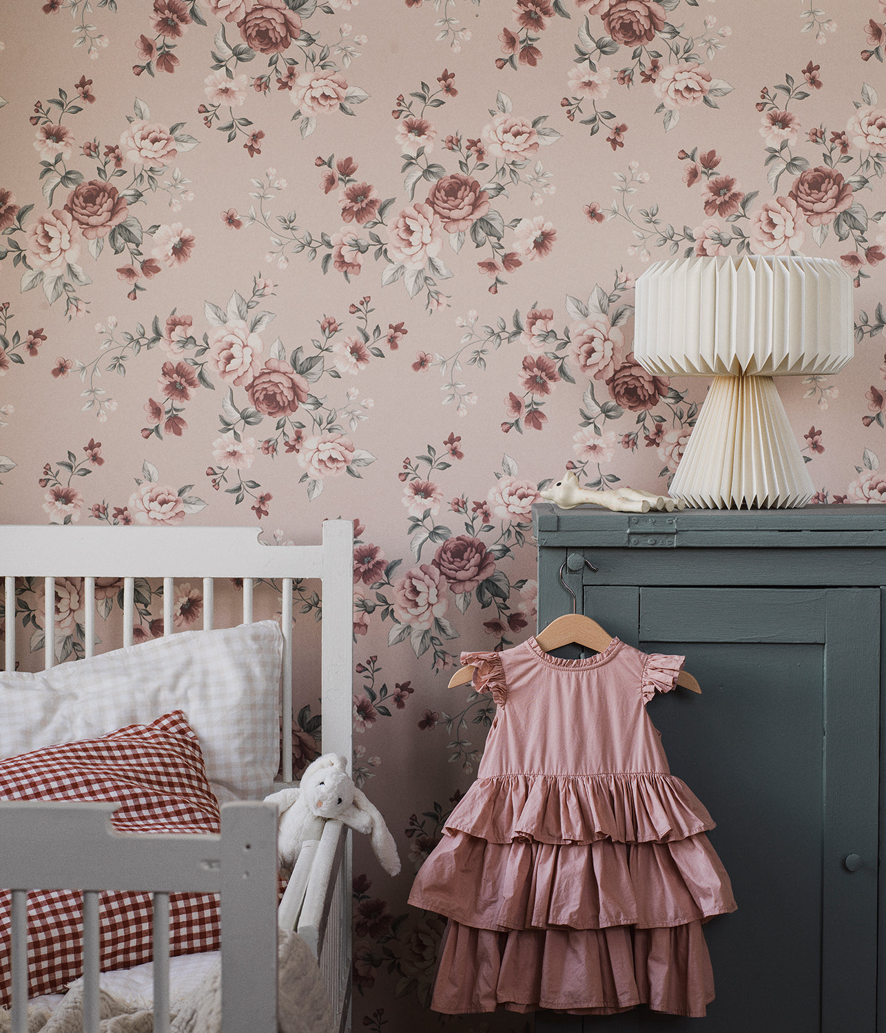 Nomi pink floral wallpaper